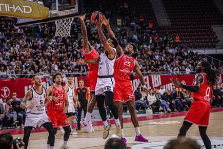 פרטיזן הצליחה להישאר במשחק עד הרבע האחרון (Getty)