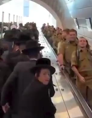 החרדים נדחקים בדרך להפגנות הענק נגד חוק הגיוס - ולצדם החיילים שחוז