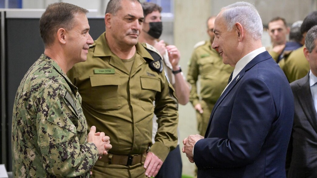 נתניהו במרכז לתיאום צבאי-אזרחי בקריית גת