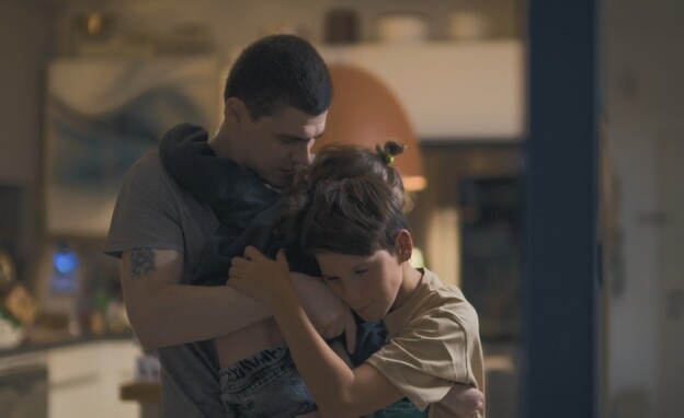 מקסים הרקין עם אחיו פיט ובתו מוניקה מקסים הרקין עם אחיו פיט ובתו מוניקה