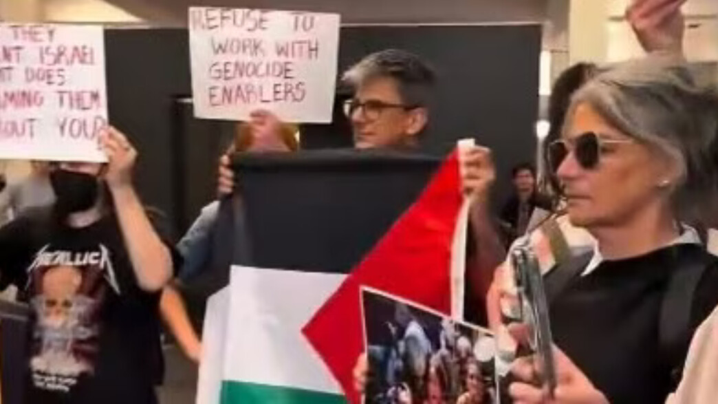 מחאה נגד אינפקטד מאשרום במלבורן, אוסטרליה