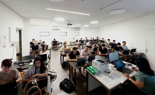 לימודים בדרום  (צילום: מתן ביקל)