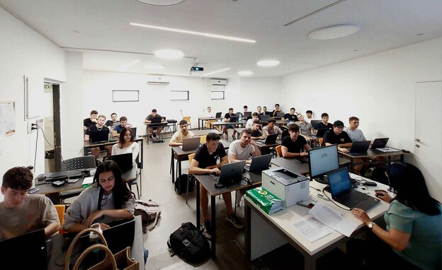 לימודים בדרום  (צילום: מתן ביקל)