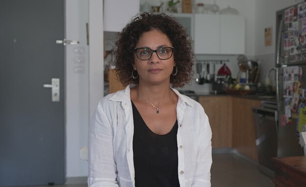 מיכל ואנה - נעקצה ע"י שחר גורדון