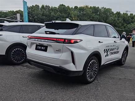 לישראל תגיע יחידה הנעה היברידית נטענת עם טווח חשמלי של כ-150 ק“מ (צילום: ספורט 5)