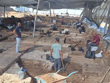 (חשבון הפייסבוק של בוקי נאה)