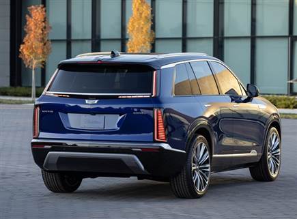 שוקל 2.87 טון, אבל מאיץ ל-100 קמ“ש ב-3.7 שניות! (צילום: ספורט 5)