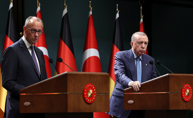 קנצלר גרמניה פרידריך מרץ ונשיא טוריה ארדואן במסיבת