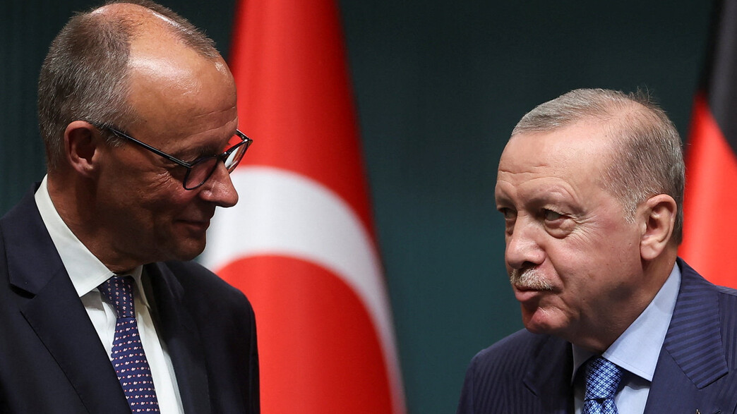 קנצלר גרמניה פרידריך מרץ ונשיא טורקיה ארדואן במסיב