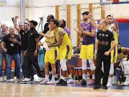 אך העומק הסגול בא לידי ביטוי (אלן שיבר)