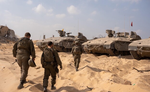 מפעילות כוחות צוות הקרב של חטיבת הנח״ל במרחב הקו הצהוב (צילום: דובר צה