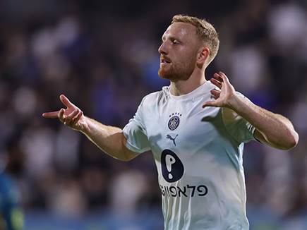 עידו שחר. 7 שערים בכל המסגרות לקשר, 5 בליגה. איזו עונה הוא עובר (מאור אלקסלסי)