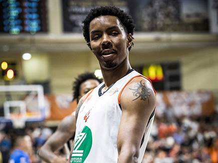 אחמד להט (עודד קרני)