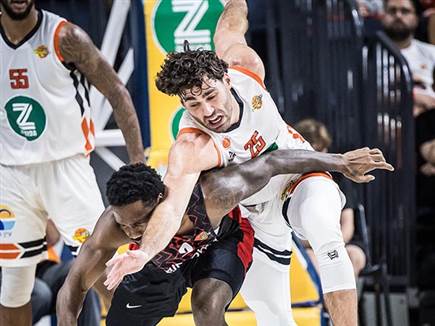 אך היוצרות המשיכו להתהפך (עודד קרני)