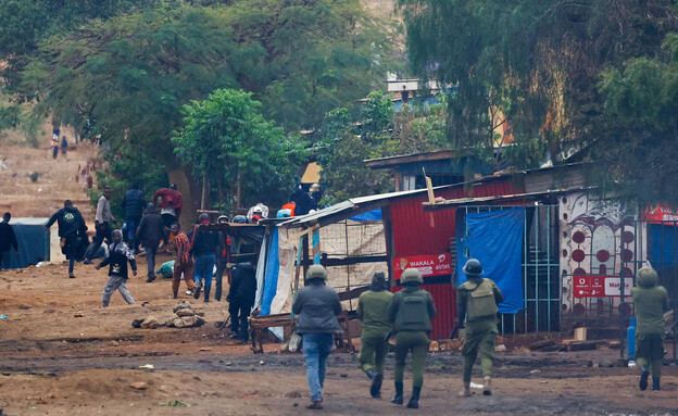 פיזור מפגינים בטנזניה