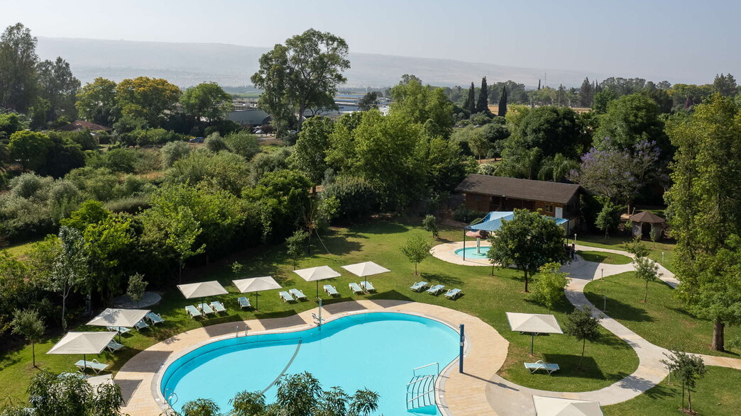 הווילג' - מלון מטיילים על הירדן