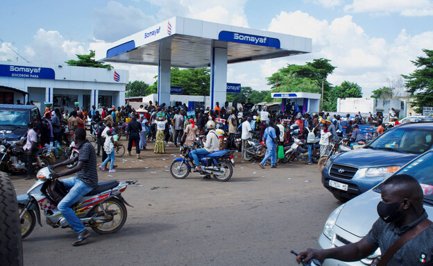 תחנת דלק מושבתת בבמקו, בירת מאלי