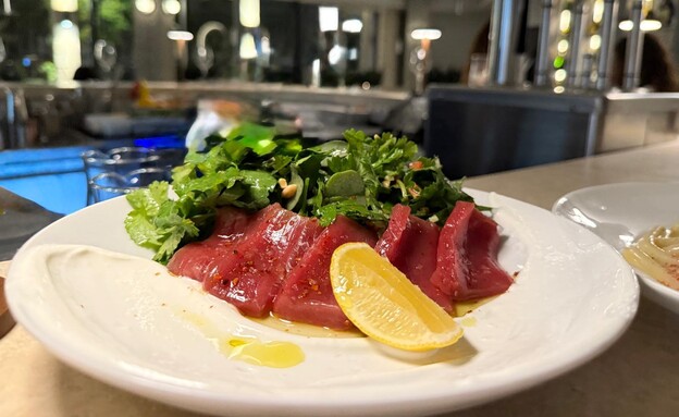 טאבולה זה לא. אבל טעים. קולינה טאבולה זה לא. אבל טעים. קולינה