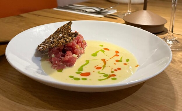 טרטר דג עם אחו בלאנקו. קולינה טרטר דג עם אחו בלאנקו. קולינה