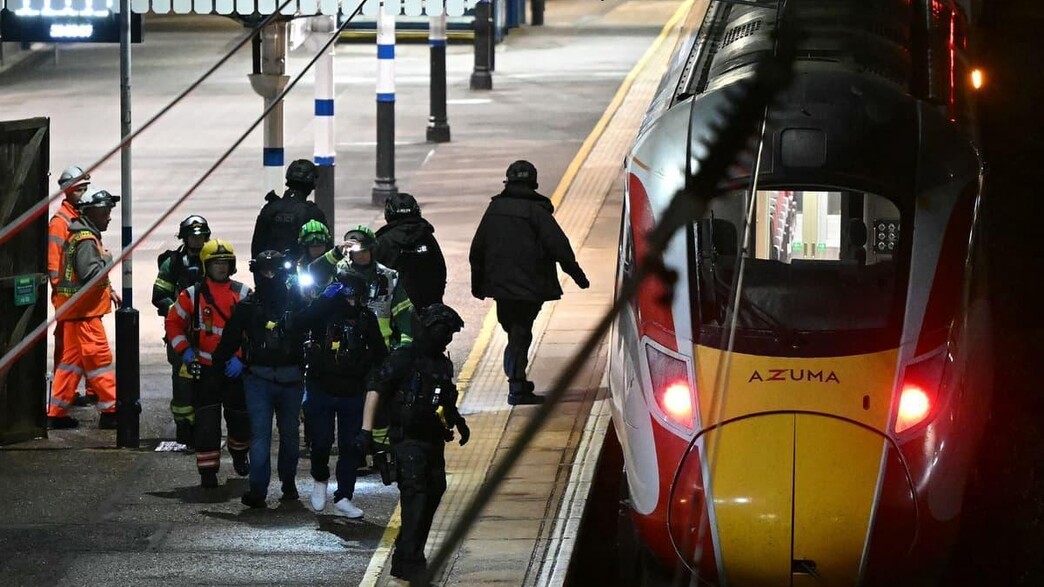 אירוע דקירה המוני ברכבת באזור קיימברידג' בבריטניה