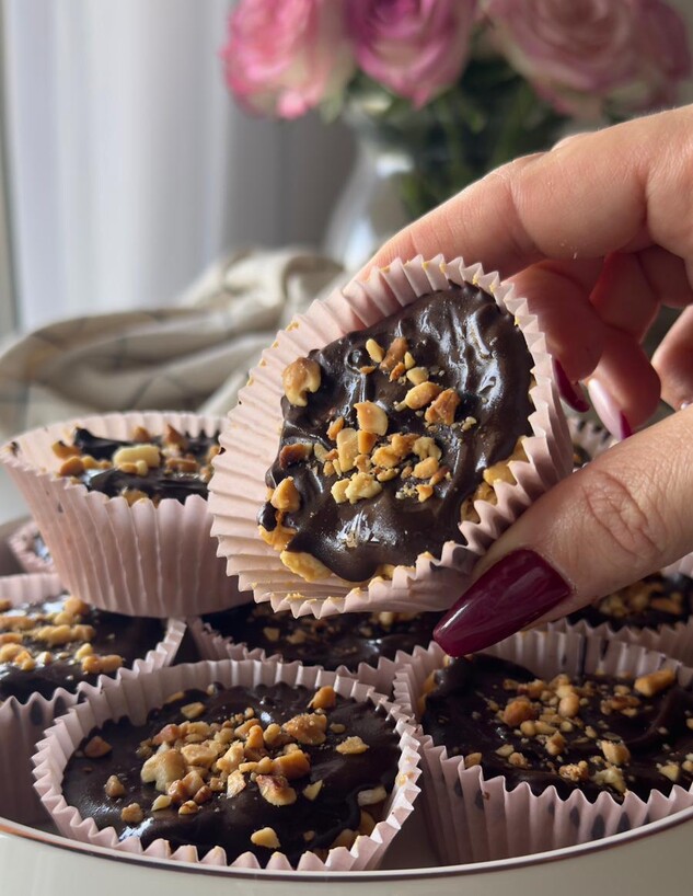 חטיפי חמאת בוטנים עם פצפוצי אורז (צילום: חנושה (בת חן שמעיה))