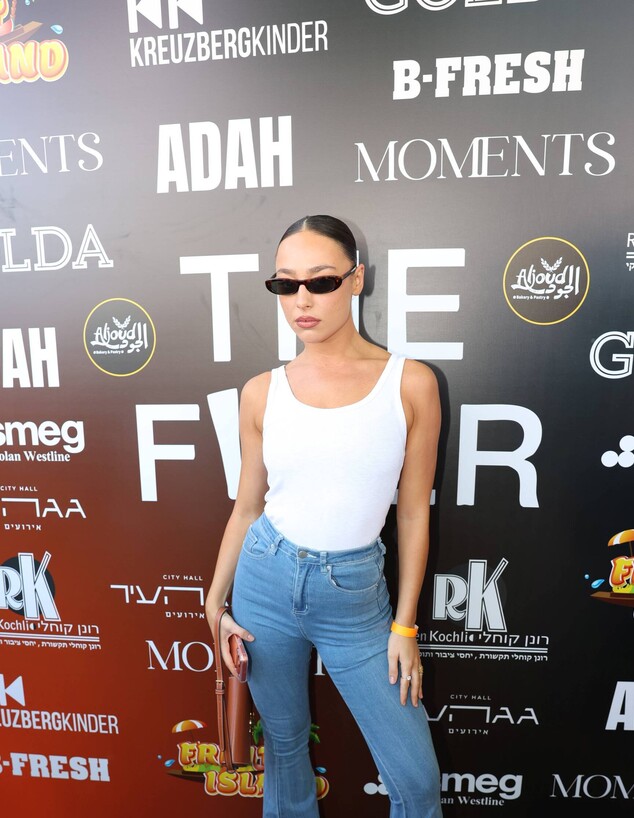 סנה סוקול בחגיגות יום ההולדת של רונן קוחלי