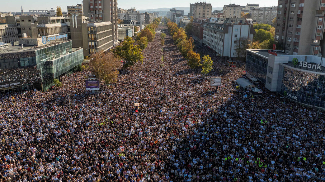 הפגנות נגד הממשלה בסרביה בעקבות האסון