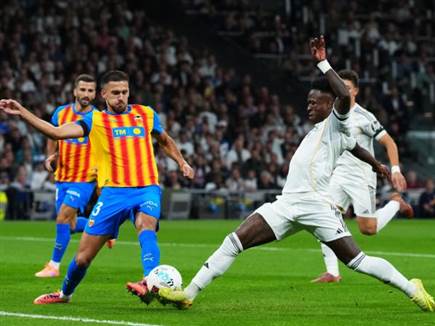 חזר להרכב אחרי אירועי הקלאסיקו (GETTY)