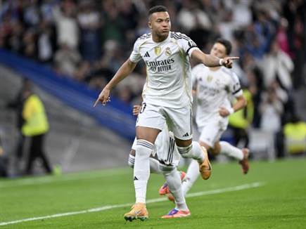 צמד של החלוץ הלוהט בעולם (GETTY)