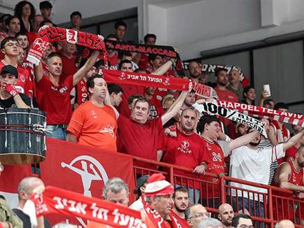 אוהדי האורחת מרוצים (אלן שיבר)