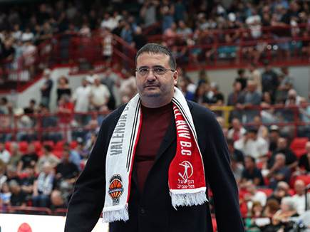 ינאי עם הצעיף (אלן שיבר)