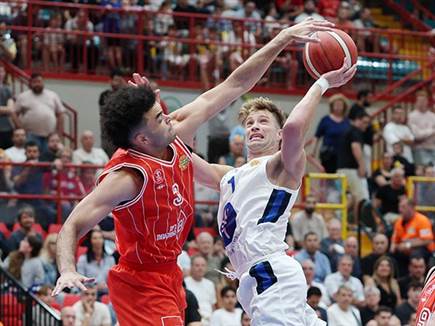 בראיינט. לראשונה בליגה (אלן שיבר)