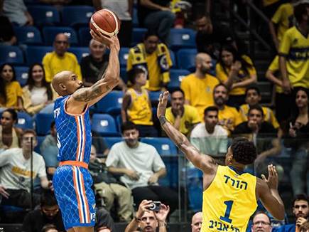 “רבע ראשון שערורייתי“. קטש (עודד קרני) (צילום: ספורט 5)