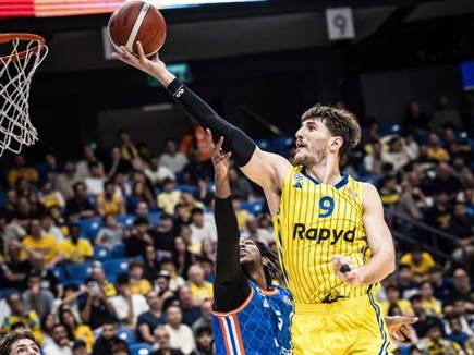 “מתגעגעים לשחק יורוליג בישראל“. סורקין (עודד קרני) (צילום: ספורט 5)