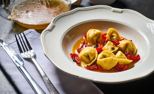 טורטליני און ברודו - יובל רוזן  (צילום: נמרוד סונדרס, קשת 12)