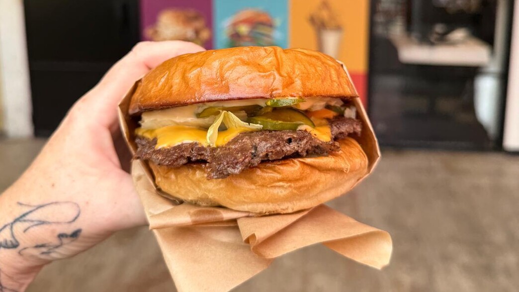 הסמטה by Chef Panda. סמאשבורגר ב-35 שקלים