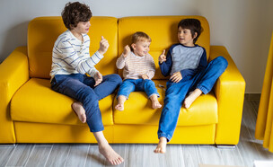 אחים  (צילום: shutterstock)