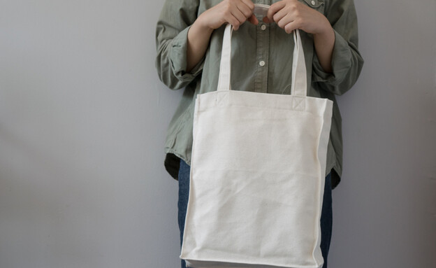 תיק בד (צילום: shutterstock_pavarist_chantranusorn)