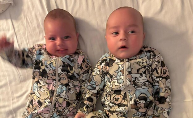 אחיות תאומים  