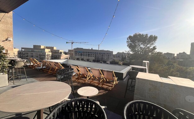 מרספת בריכה מלון נו'צה פתאל ירושלים 