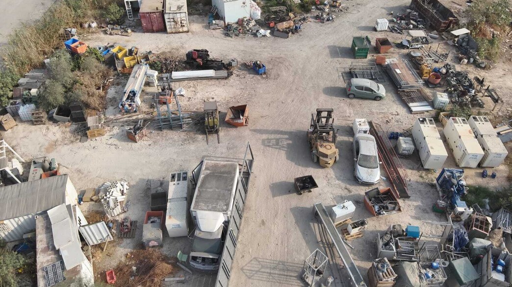 נחלה שהפכה לחניון פיראטי בכפר טרומן נחלה שהפכה לחניון פיראטי בכפר טרומן