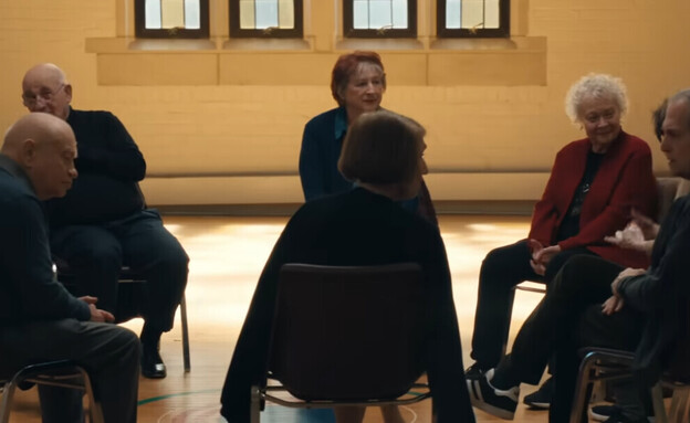 קבוצת התמיכה של שורדי השואה, מתוך "אלינור הגדולה"