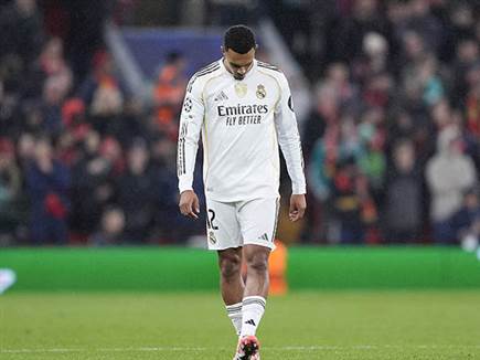 אלכסנדר-ארנולד שותף ולא השפיע (Peter Byrne - PA Images)