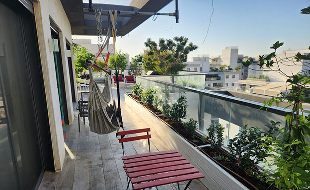 אדנית במרפסת7 לאחר שתילת שיחים אדנית במרפסת7 לאחר שתילת שיחים