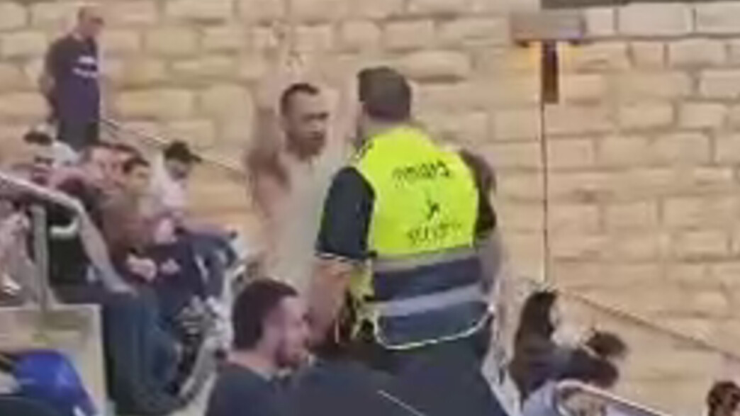 נעצר אדם שצעק לעבר השר בן גביר בטקס חלוקת תארים של נעצר אדם שצעק לעבר השר בן גביר בטקס חלוקת תארים של