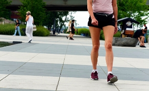 הליכה מהירה (צילום: shutterstock_Margy_Crane)