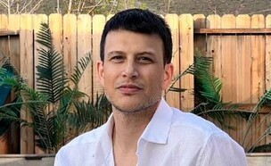 אסי עזר (צילום: מתוך עמוד האינסטגרם של אסי עזר)