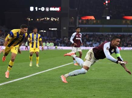 בעקבות פנדל מפוקפק מאוד שקיבלו המארחים (GETTY)