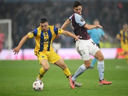 עם לא מעט נקודות אור (GETTY)