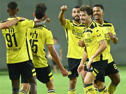 חגג ראשון. בילו (ברני ארדוב)